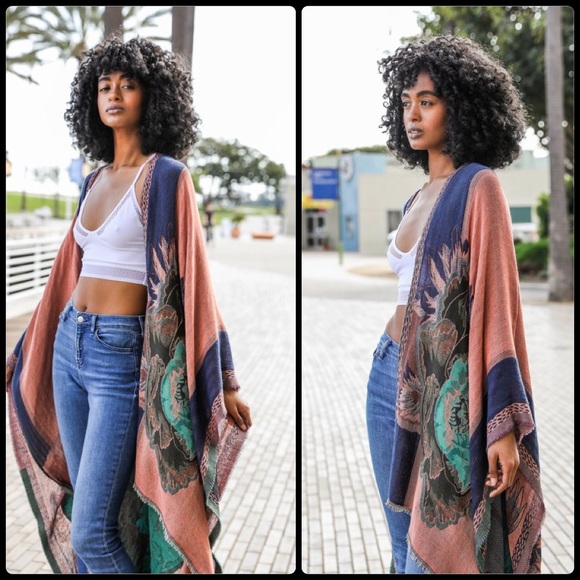 Rose Woven Colorblock Ruana - Picture 3 of 5